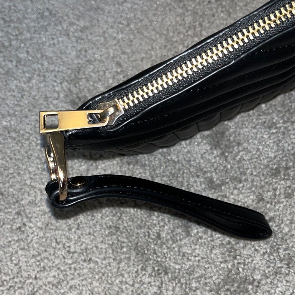 🆕 A NEW DAY Black Chevron Wristlet Clutch size - Picture 4 of 5
